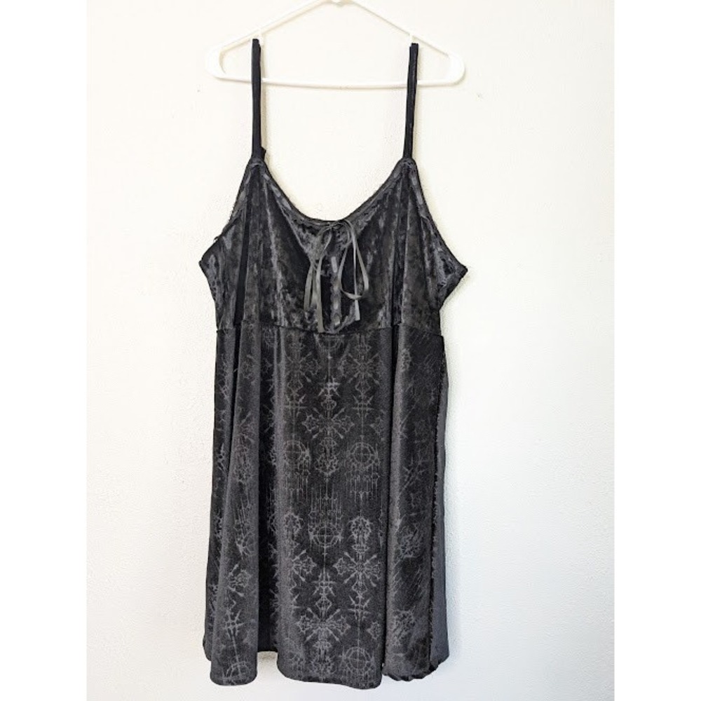 Cosmic Aura Velvet Slip Dress Hot Topic Babydoll Constellations Size 3 Witch